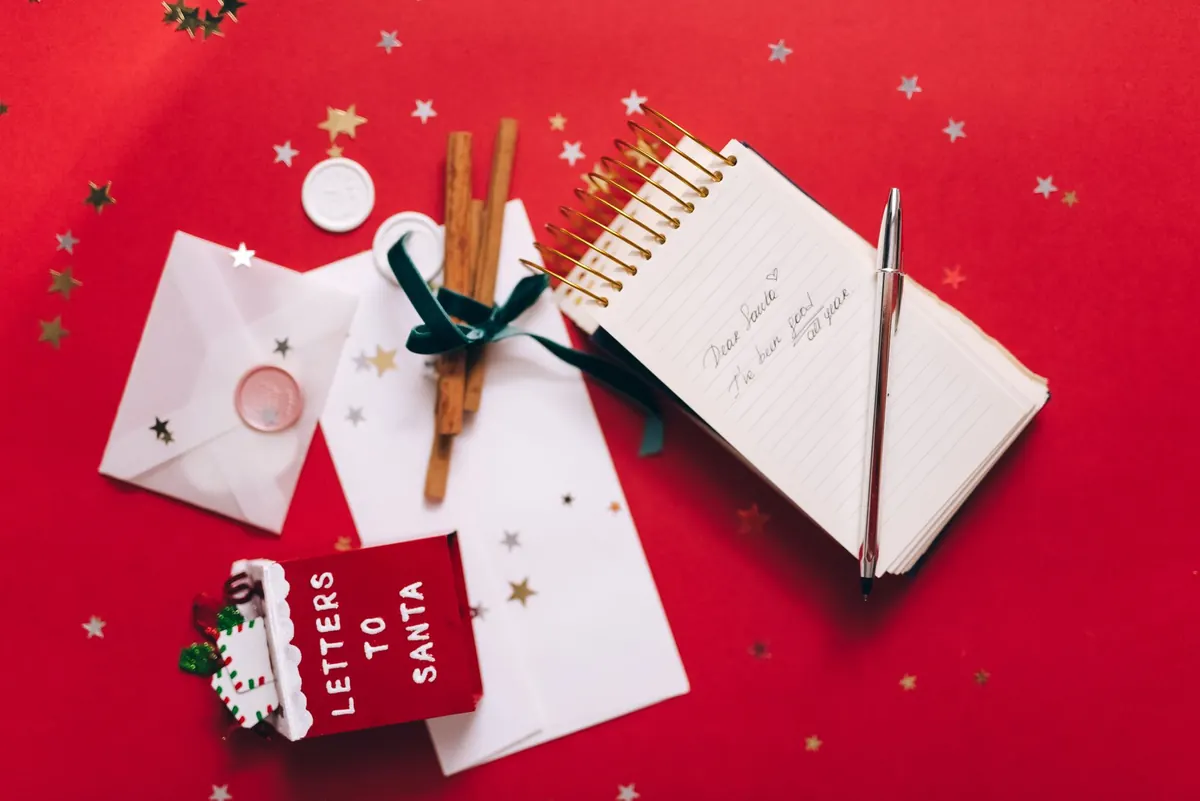 Seasonal Letters: How to Write a Holiday Letter People Actually Want to Read